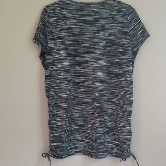 Maternity Shirt with Adjustable Sides - Picture 2 of 3